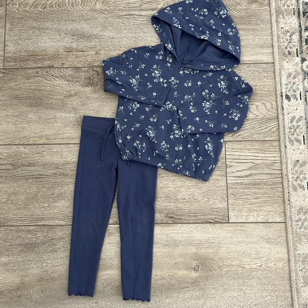 OshKosh Waffle knit thermal set.  4T